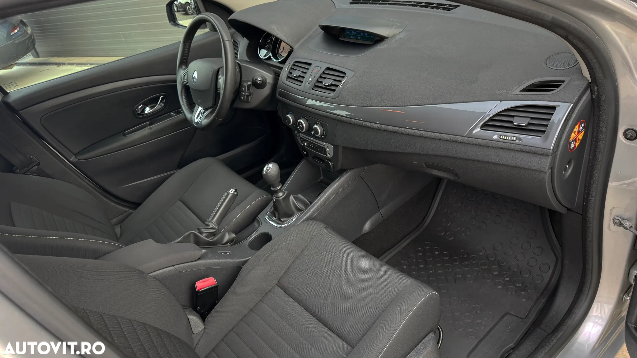 Renault Megane dCi 110 FAP LIMITED - 10
