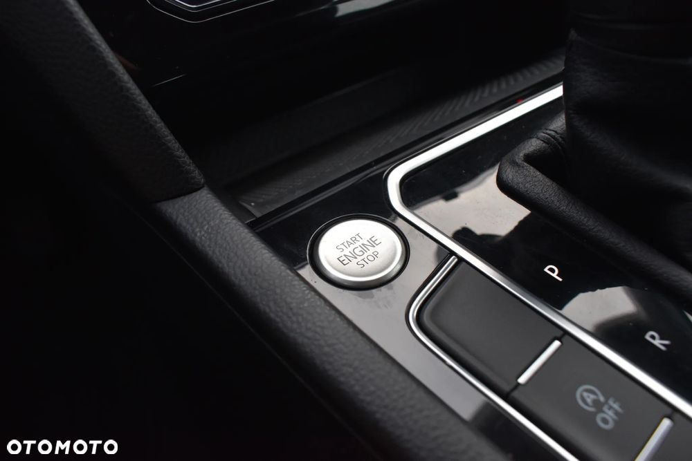 Volkswagen Passat Variant 2.0 TDI EVO Business DSG - 32