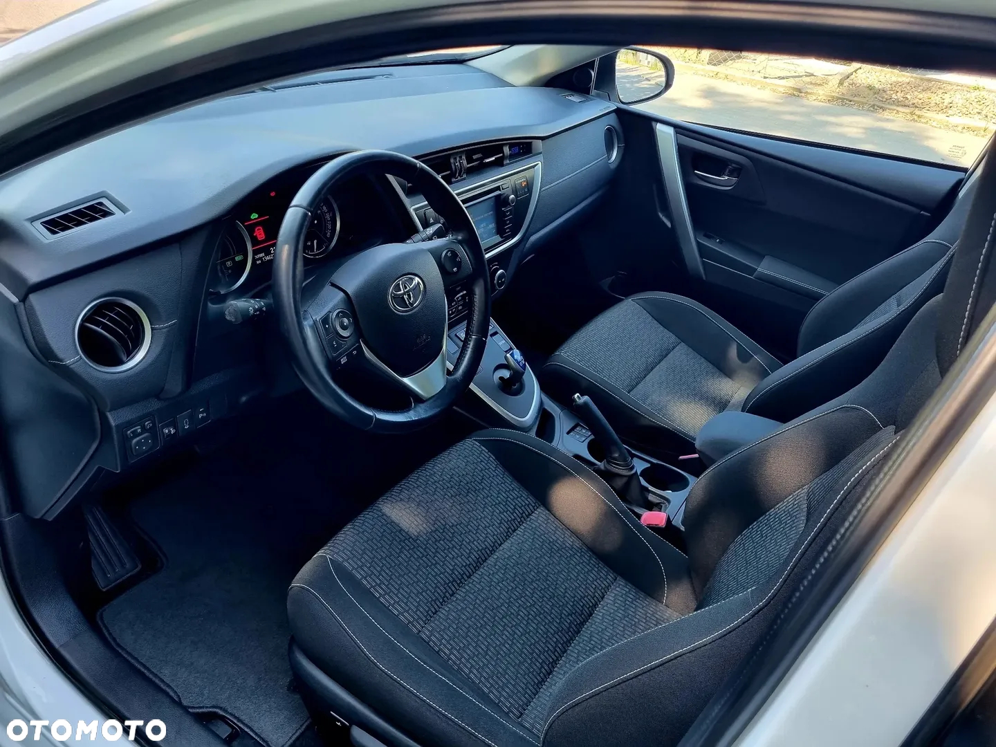 Toyota Auris Hybrid 135 Premium - 9
