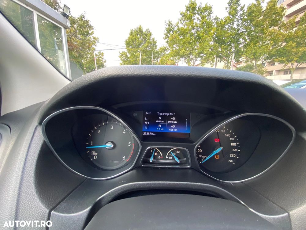 Ford Focus 1.5 TDCi DPF Start-Stopp-System Business - 15