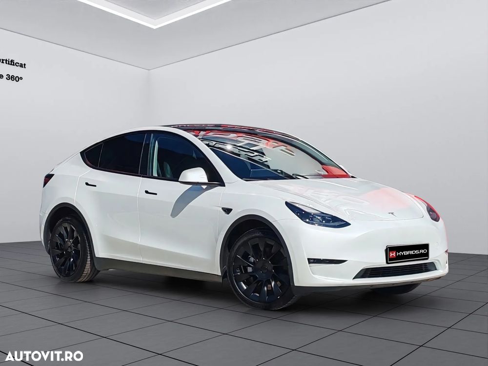 Tesla Model Y Long Range Dual Motor AWD - 8