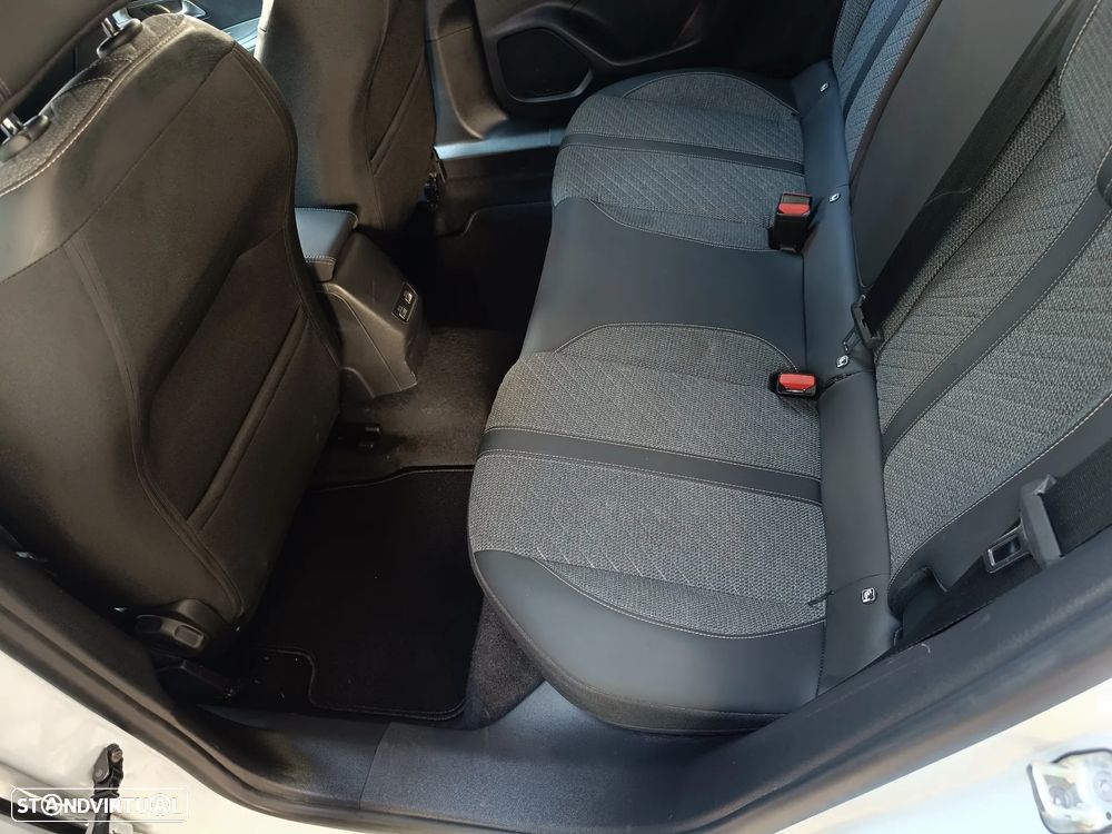 Peugeot 2008 1.2 PureTech Allure Pack - 23