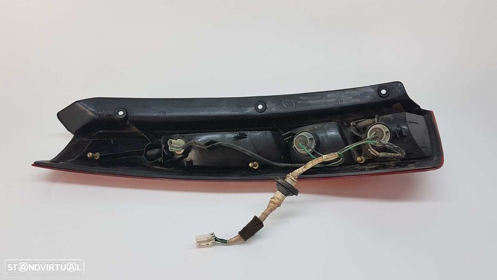 FAROLIM TRASEIRO DIREITO MITSUBISHI SPACE RUNNER (N60) 2.0I - 5