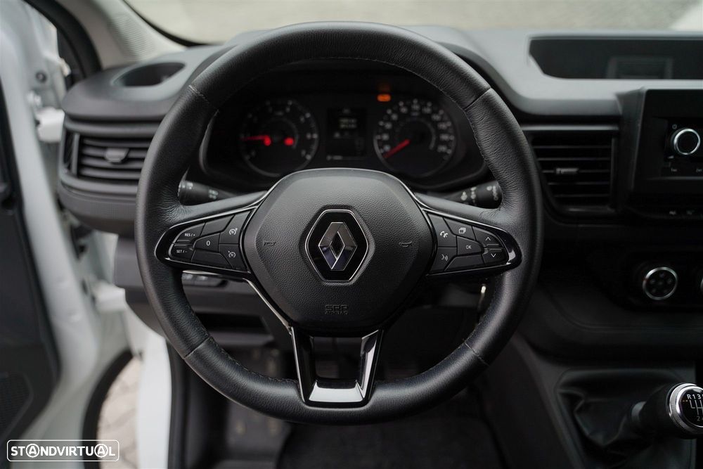 Renault Trafic 2.0 Blue dCi L2H1 IP - 17
