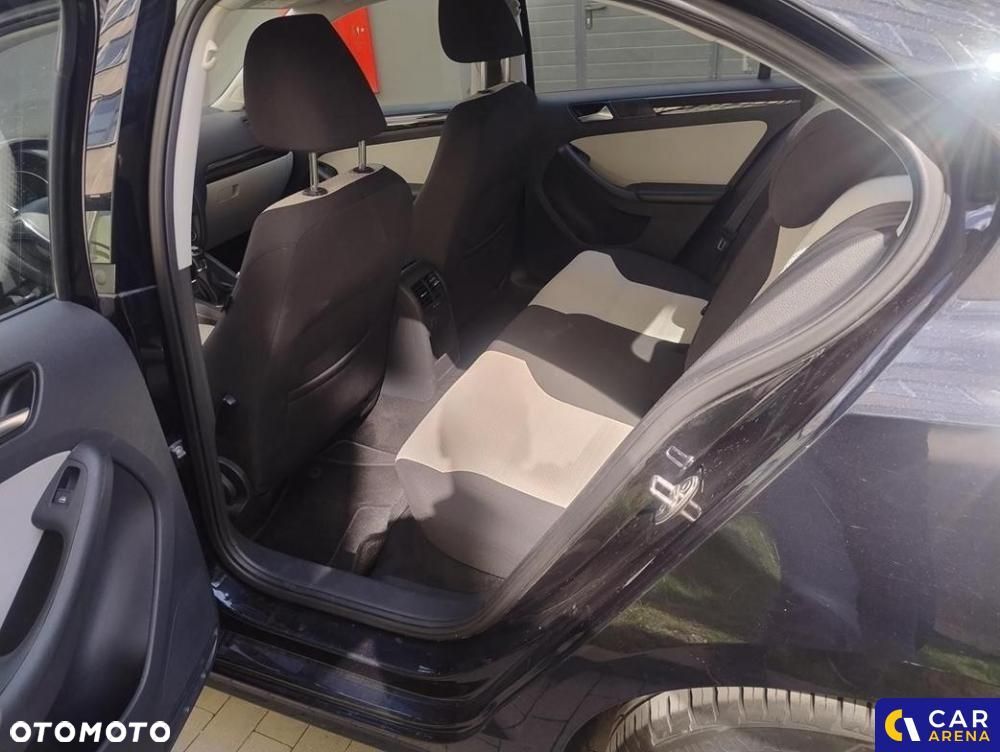 Volkswagen Jetta - 17