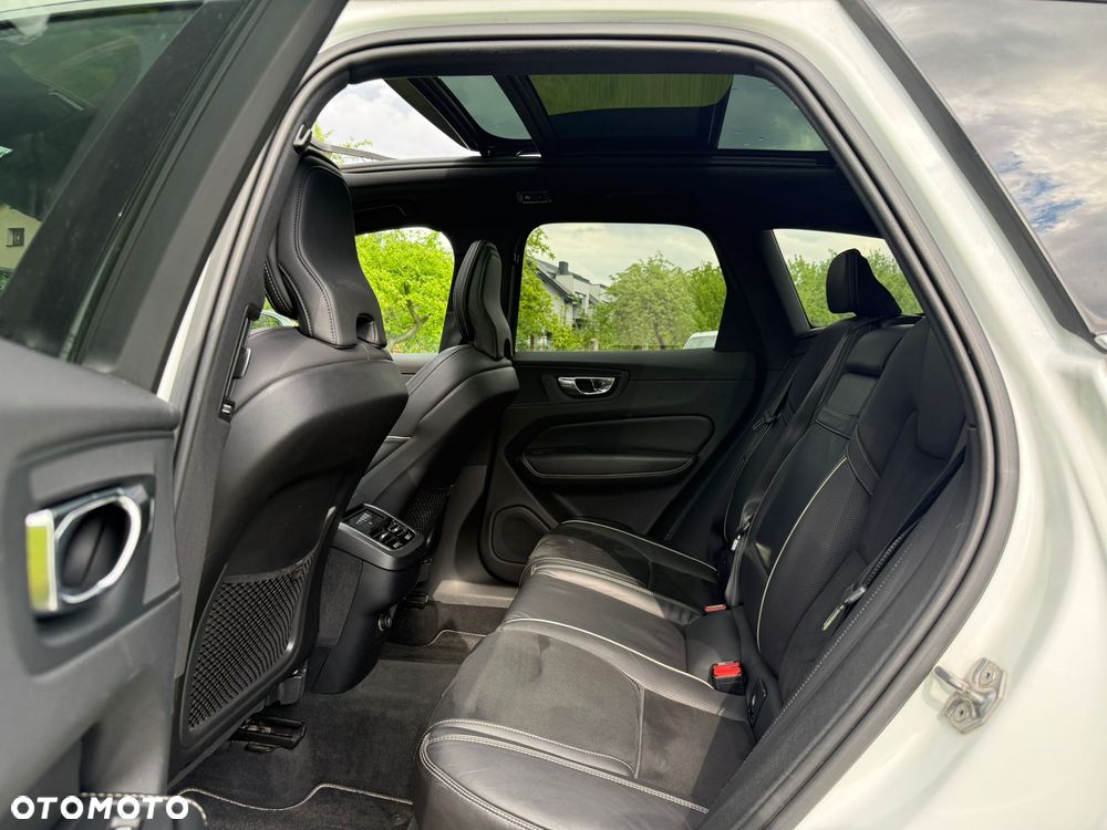 Volvo XC 60 T5 AWD R-Design - 14