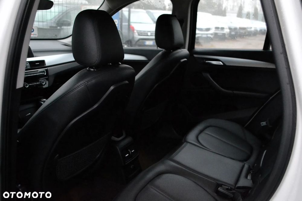 BMW X1 sDrive18d Sport Line - 11