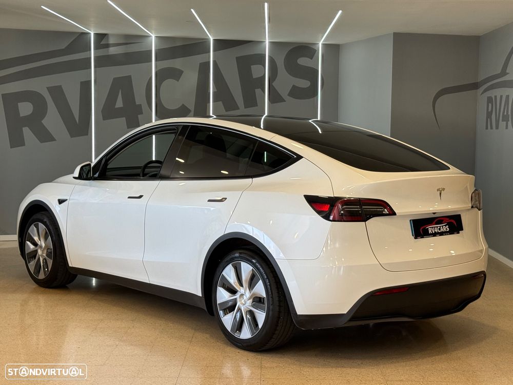Tesla Model Y Standard RWD - 8
