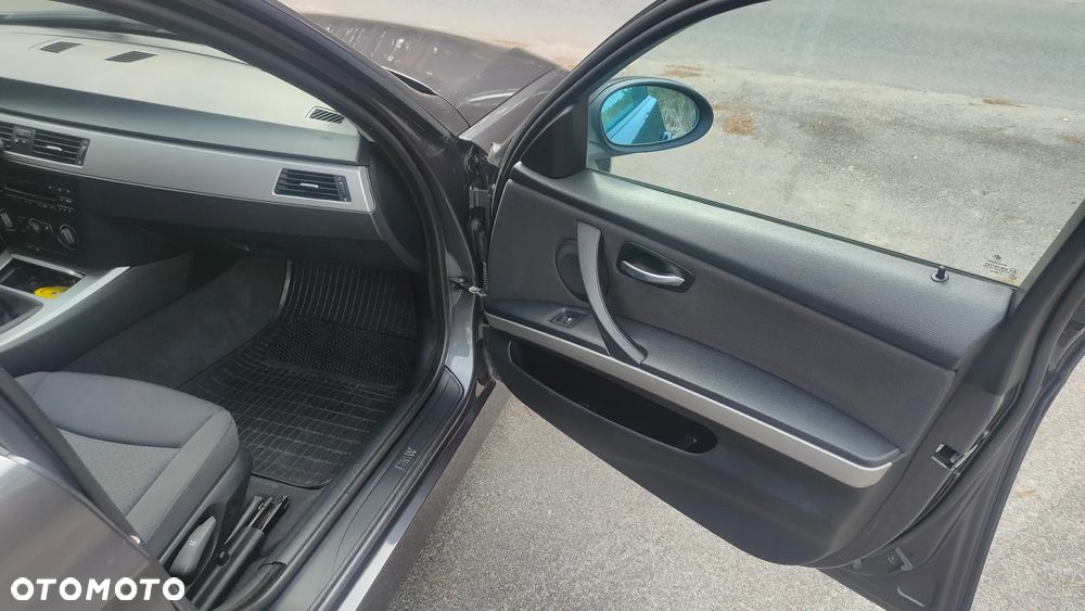 BMW Seria 3 - 24