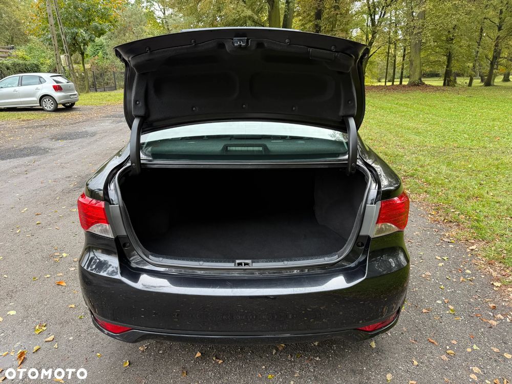 Toyota Avensis 1.6 Luna - 30