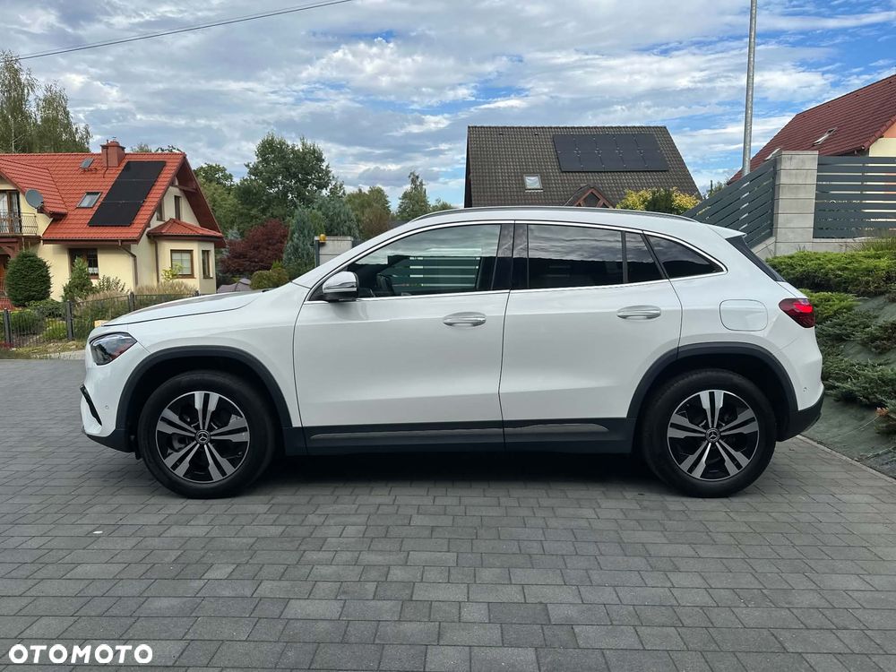 Mercedes-Benz GLA 250 4Matic 8G-DCT EDITION 2022 - 3