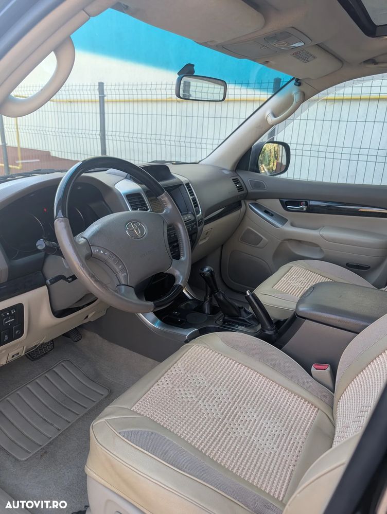Toyota Land Cruiser - 5