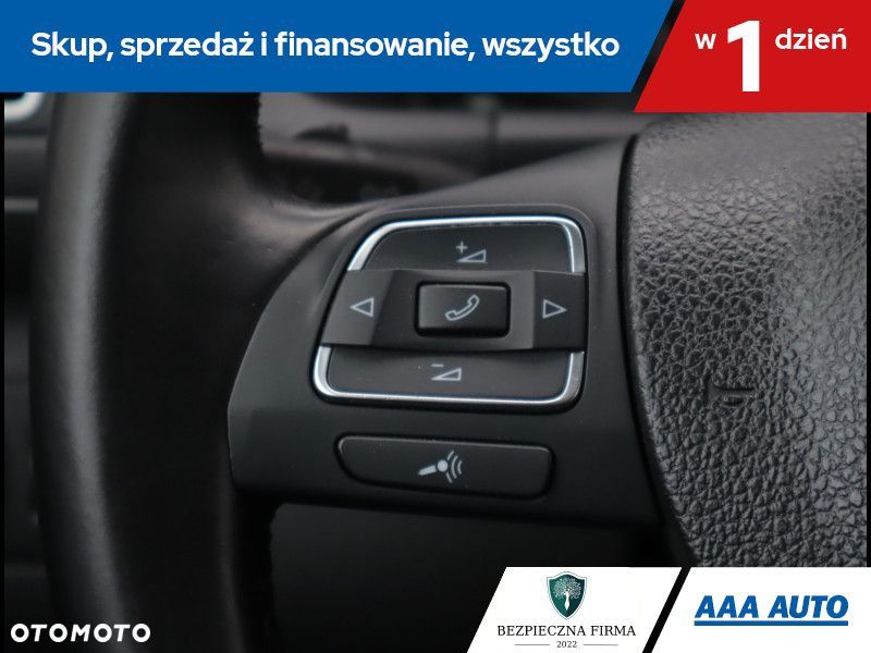 Volkswagen Touran - 18