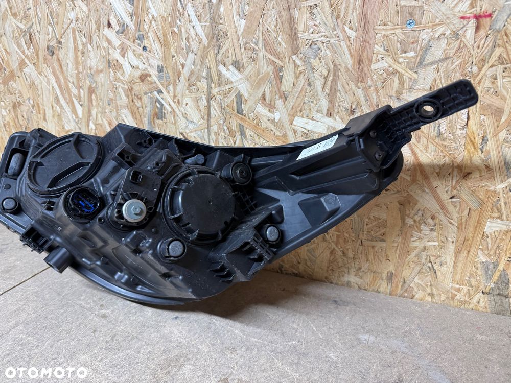 LAMPA PRAWY PRZÓD PRZEDNIA PRAWA SOCZEWKA LED KIA RIO IV 92102-H8 - 3
