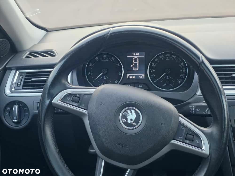 Skoda RAPID 1.2 TSI Elegance Green tec - 11