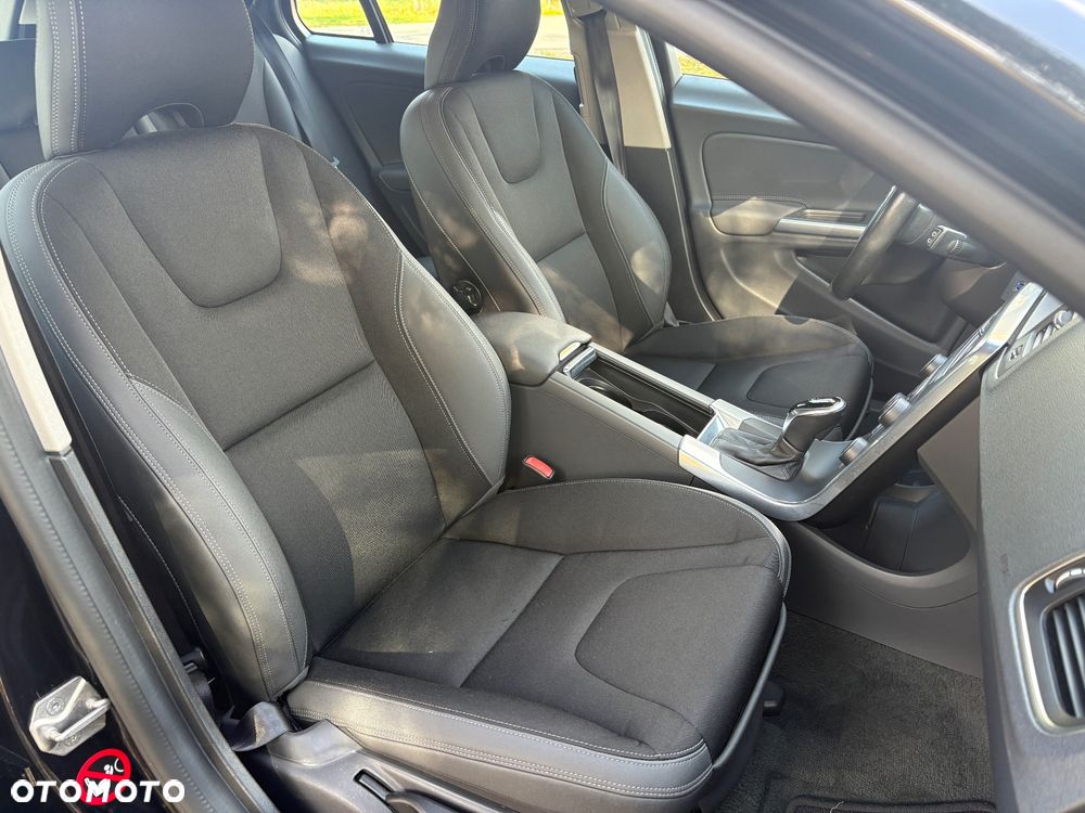 Volvo V60 D3 Geartronic Kinetic - 24