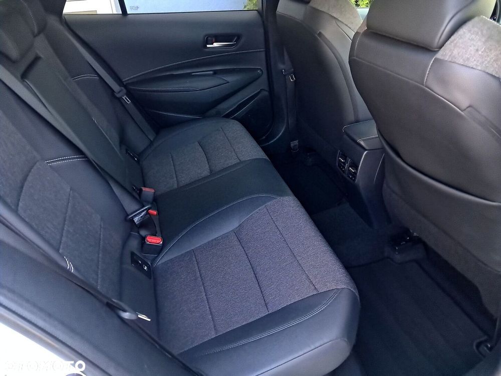 Toyota Corolla 1.8 Hybrid Comfort - 12