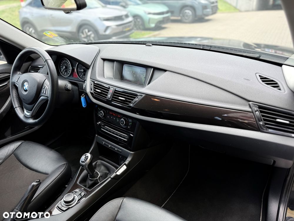 BMW X1 sDrive18d xLine - 19