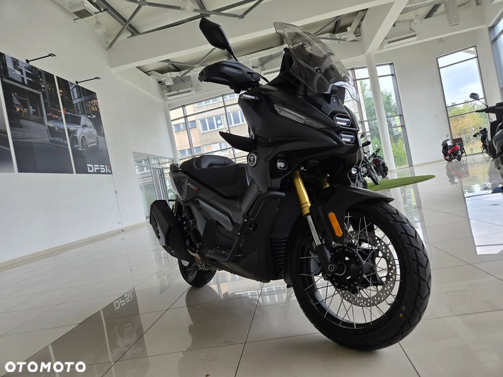 VOGE SR450X - 3