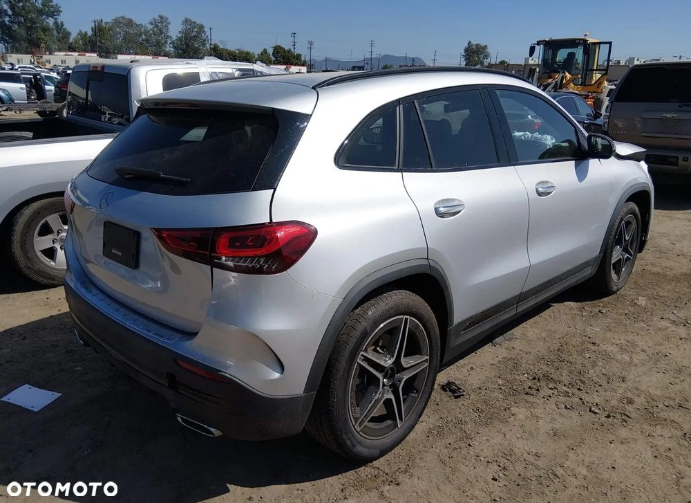 Mercedes-Benz Gla 2023 photo 2