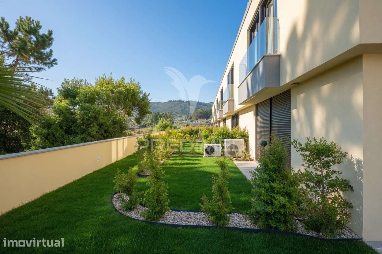Apartamento T3 Duplex NOVO - Vista Mar, Condomínio fechado c/piscina - Grande imagem: 3/35