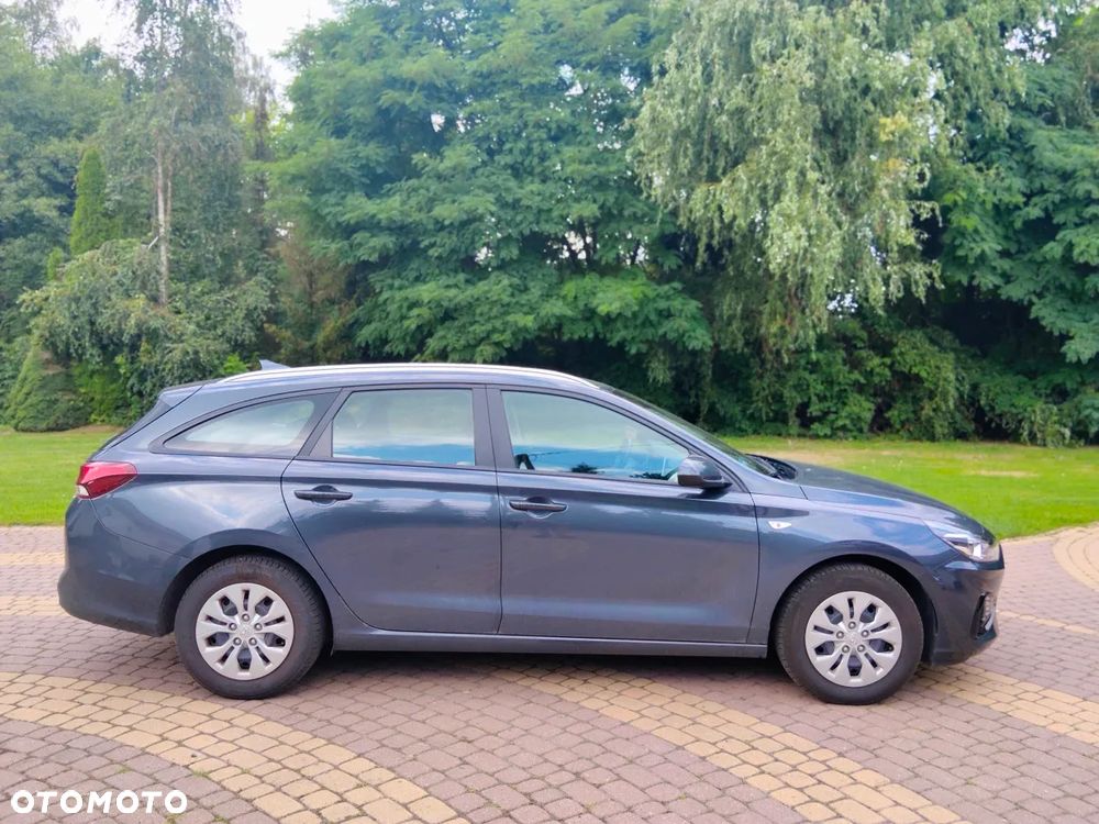 Hyundai i30 1.5 DPI Classic + - 5