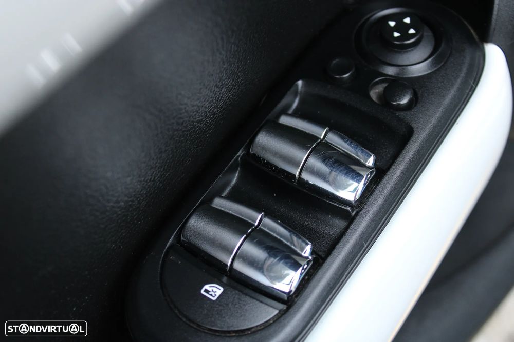MINI 5 Portas Cooper D - 36