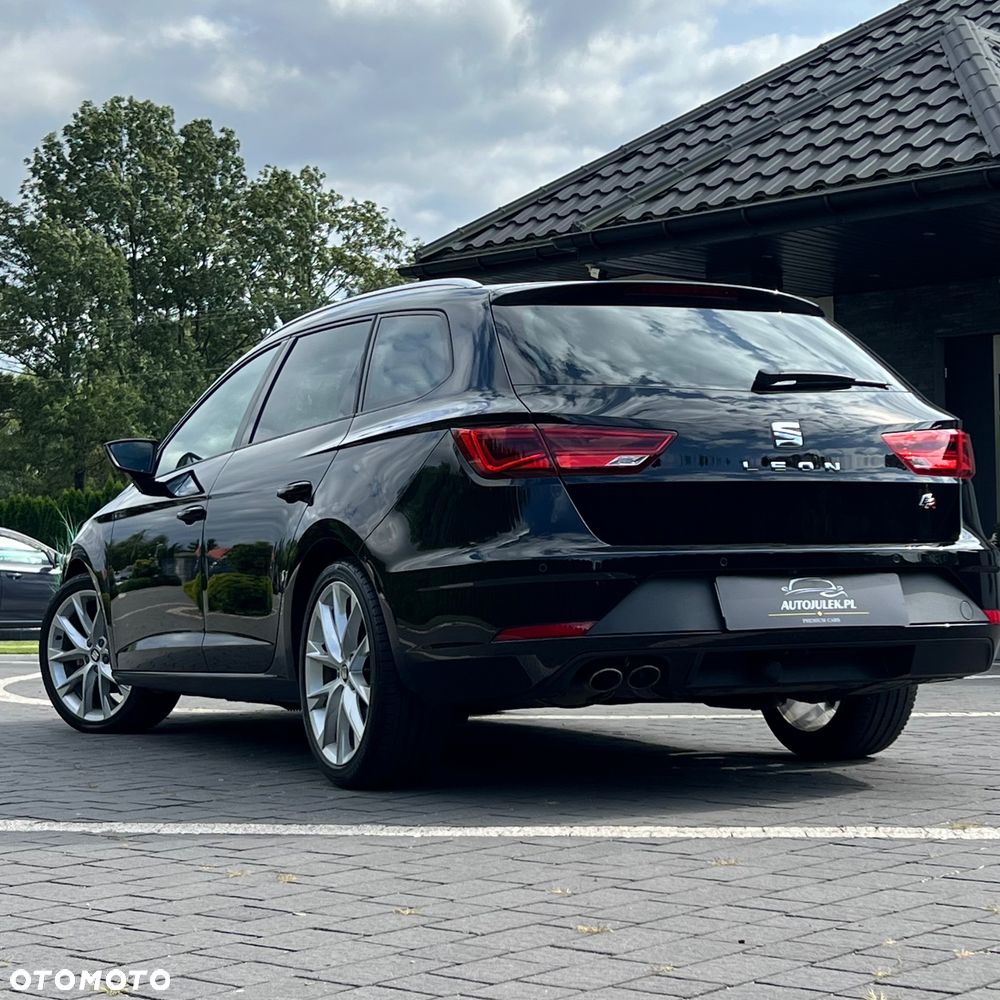 Seat Leon 2.0 TDI DPF Ecomotive DSG FR - 17