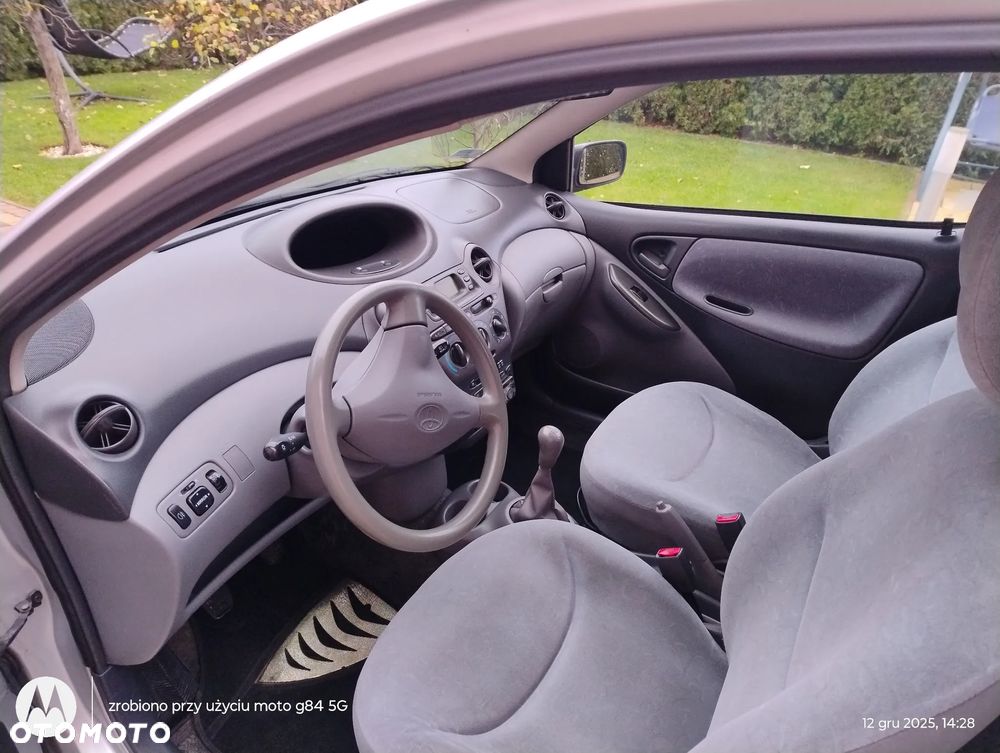Toyota Yaris - 8