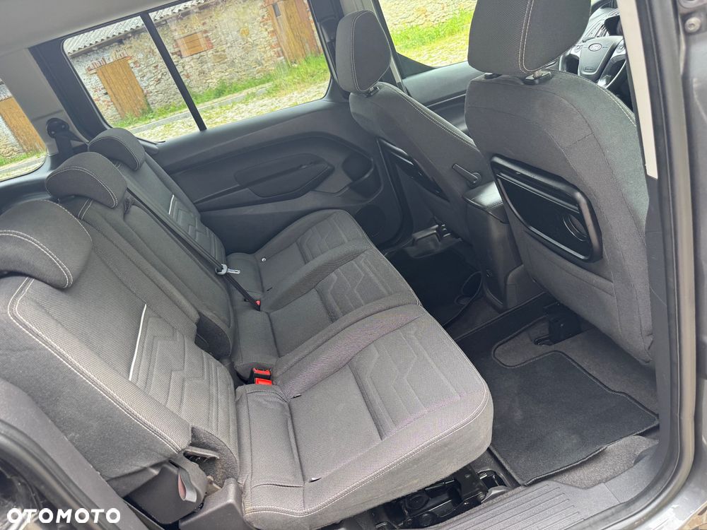 Ford Tourneo Connect Grand - 24