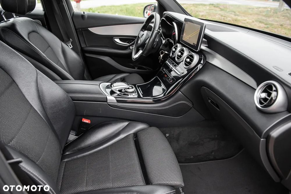 Mercedes-Benz GLC 350 e 4Matic 7G-TRONIC - 35