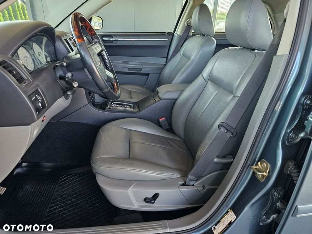 Chrysler 300C - 18
