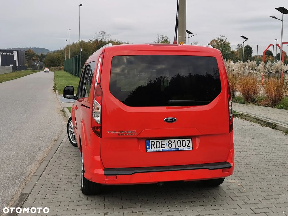 Ford Tourneo Connect Grand - 22