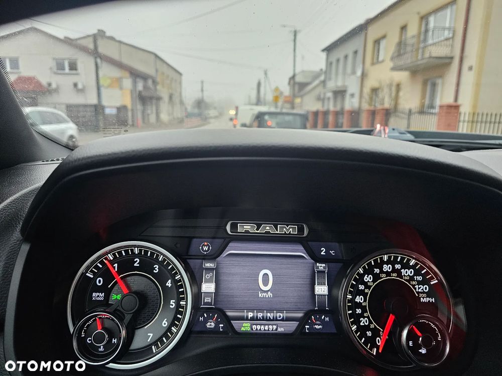 RAM 1500 5.7 Quad Cab Longbed Bighorn Black - 2