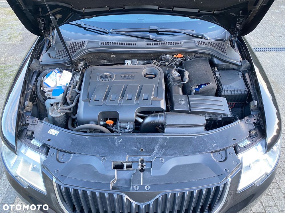 Skoda Superb 2.0 TDI DSG Elegance - 39