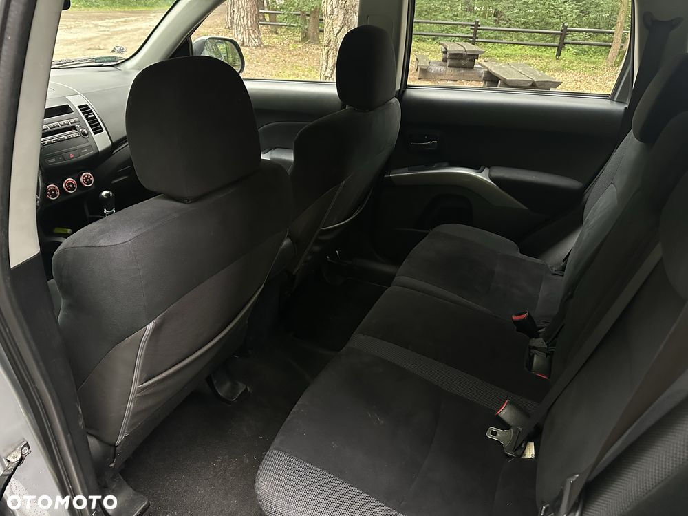 Mitsubishi Outlander - 7