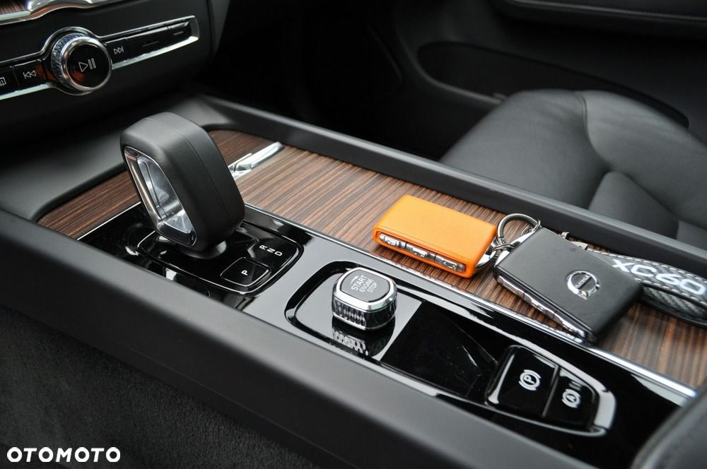Volvo XC 60 T8 Plug-In Hybrid AWD Polestar Engineered - 18