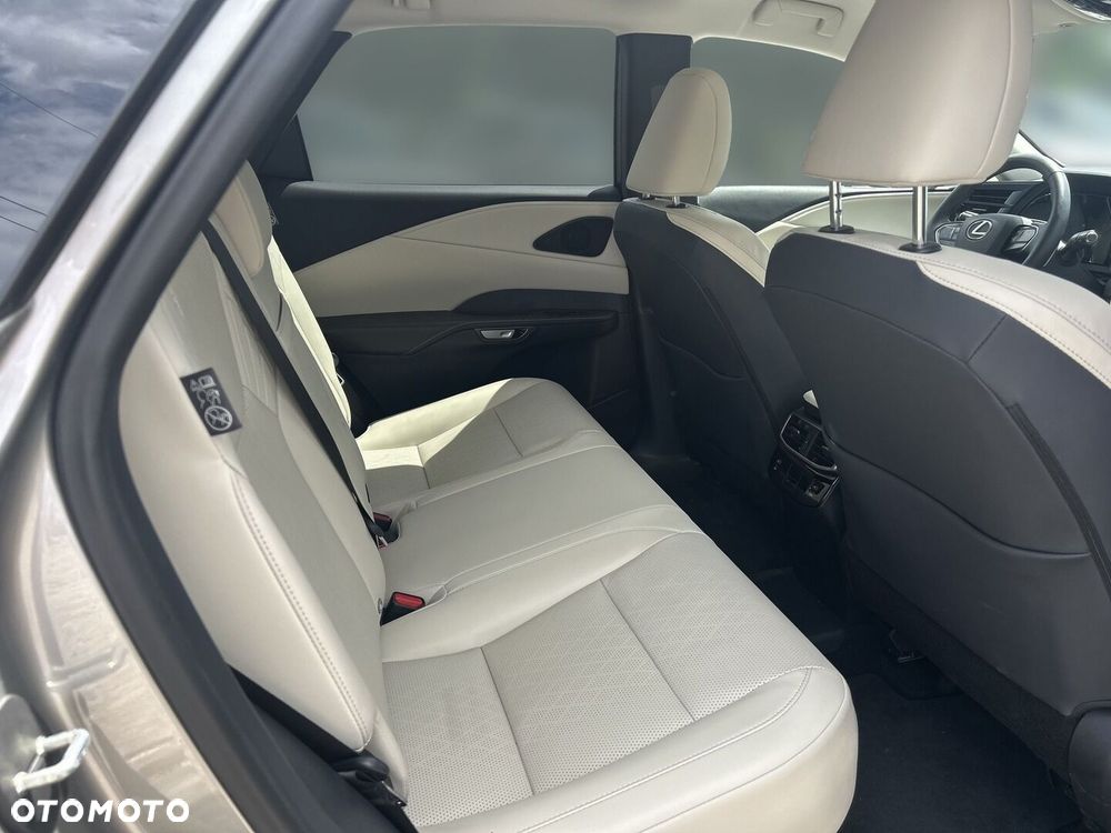 Lexus RX 450h+ Prestige - 11