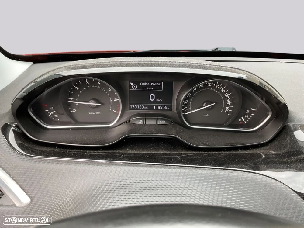 Peugeot 208 - 9