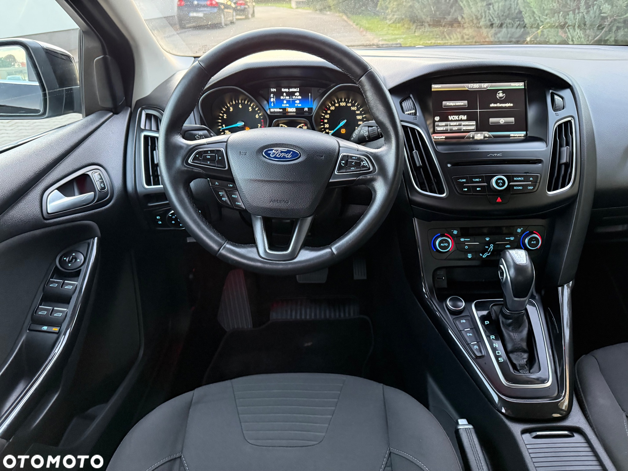 Ford Focus 1.0 EcoBoost Titanium - 27