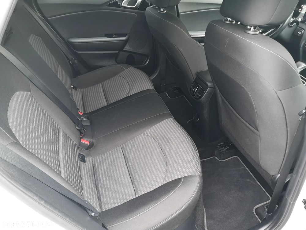 Kia Ceed 1.6 GDI PHEV Business Line DCT - 26