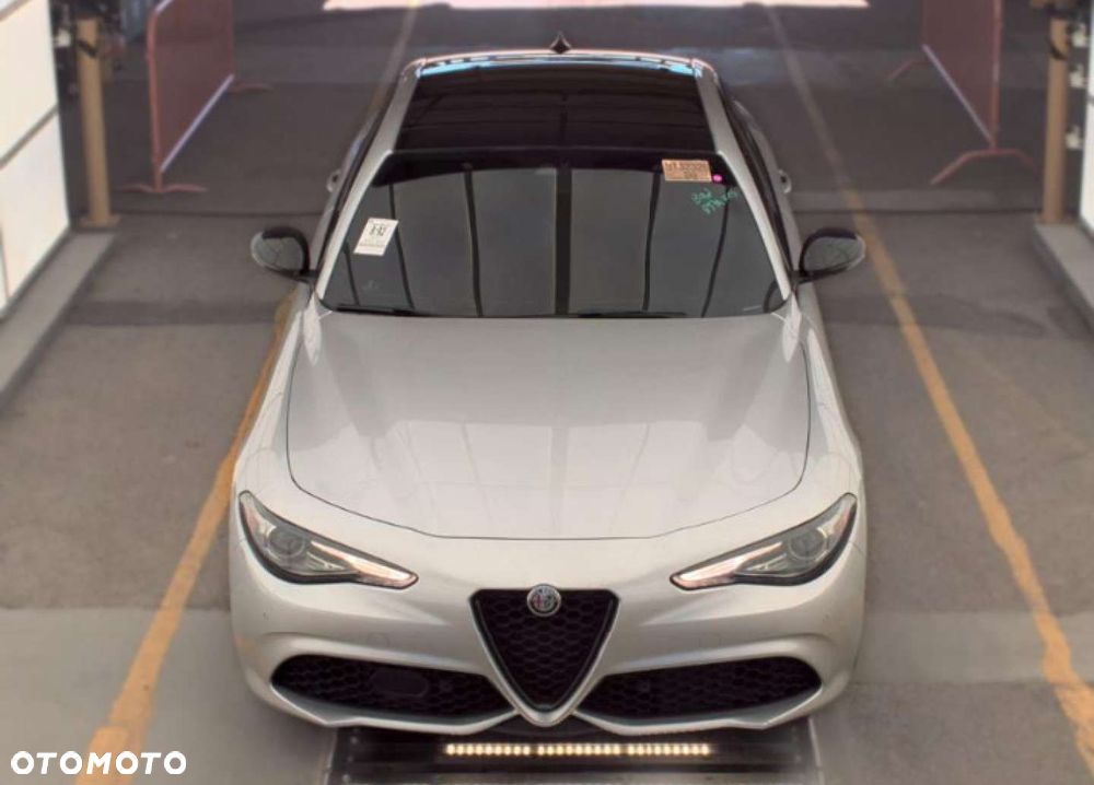 Alfa Romeo Giulia - 2