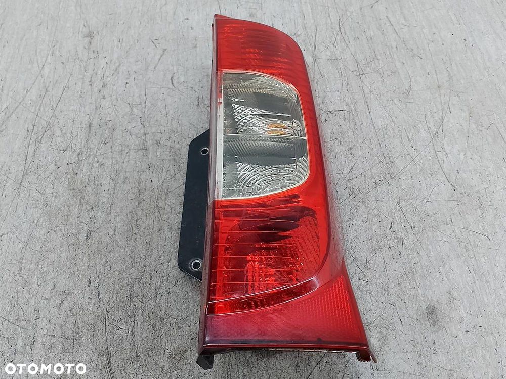 LAMPA TYLNA PRAWA FIAT FIORINO IV - 1