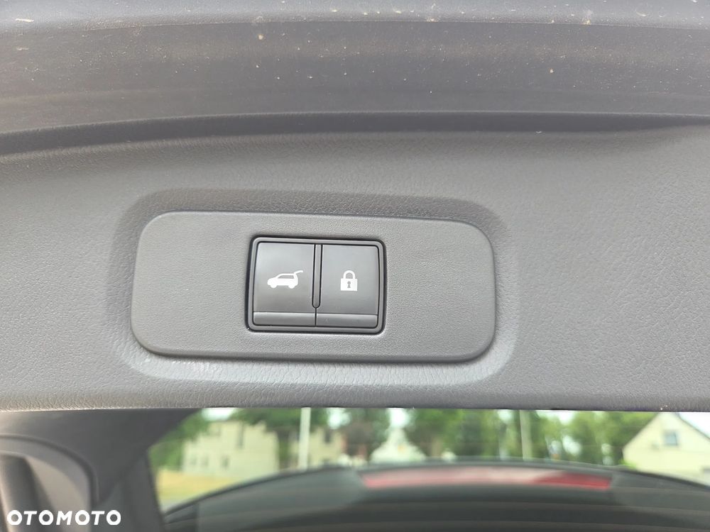 Nissan Qashqai 1.3 DIG-T 4x4 MHEV Xtronic Tekna - 17