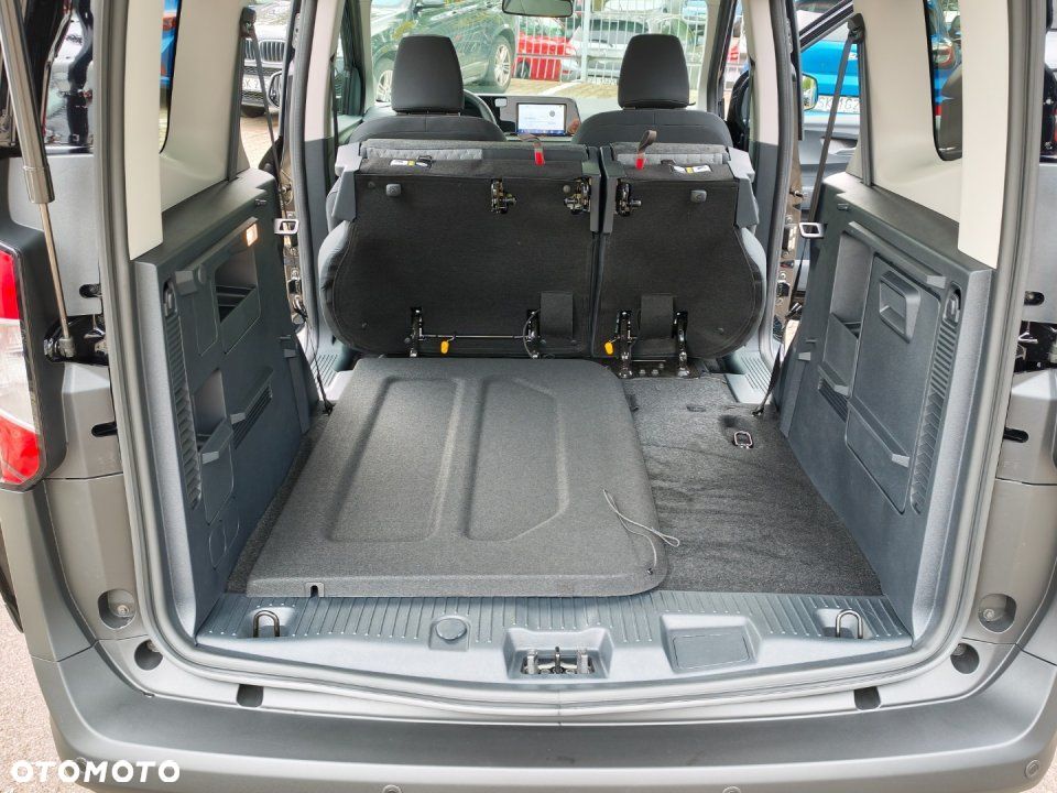 Ford Tourneo Courier - 11