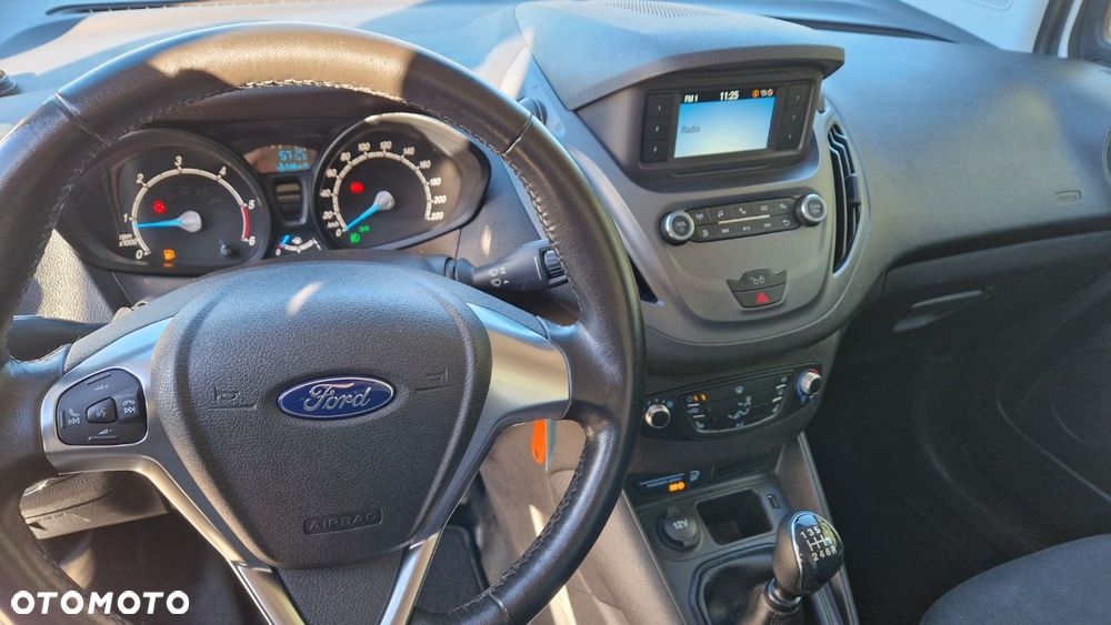 Ford Transit Courier - 4