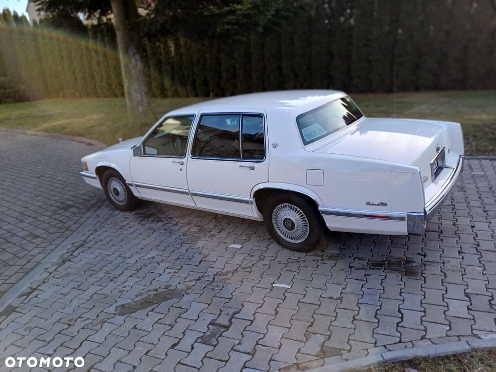 Cadillac Deville 4.9 STD - 26