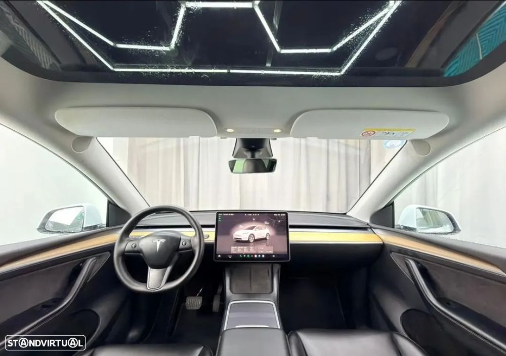 Tesla Model Y Long Range Dual Motor AWD - 11