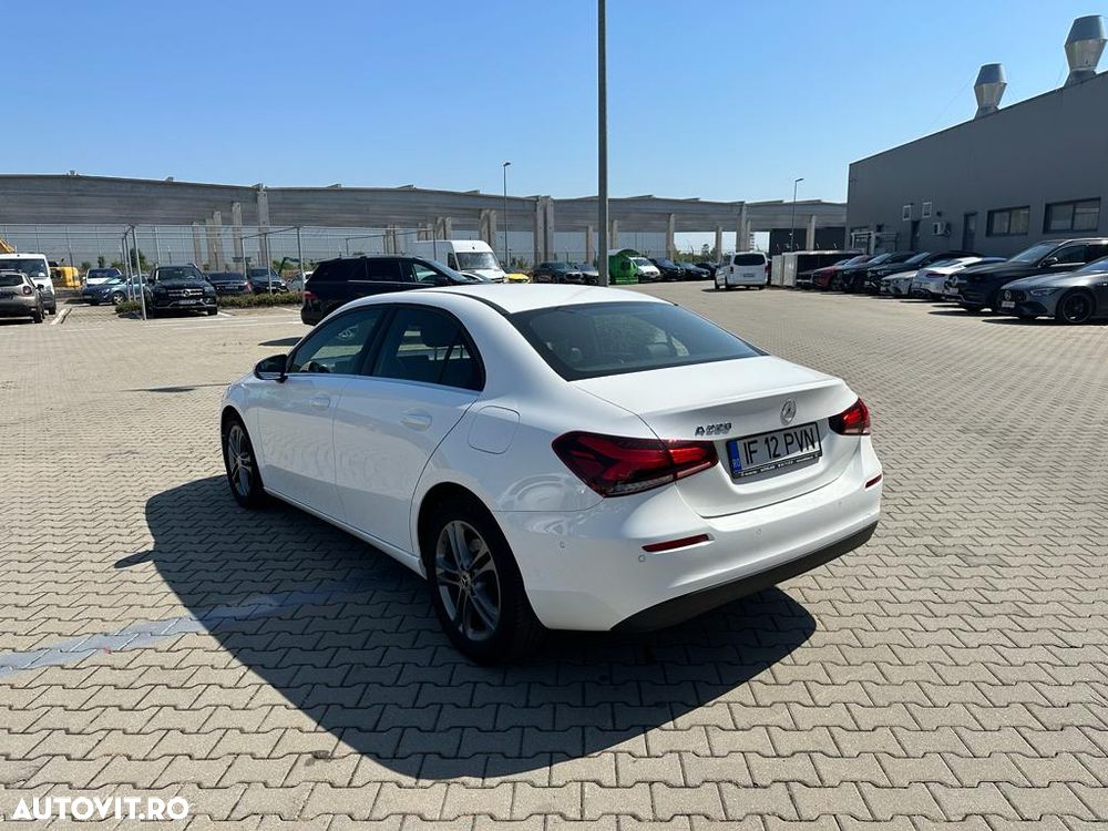Mercedes-Benz A 220 Sedan Aut. - 8