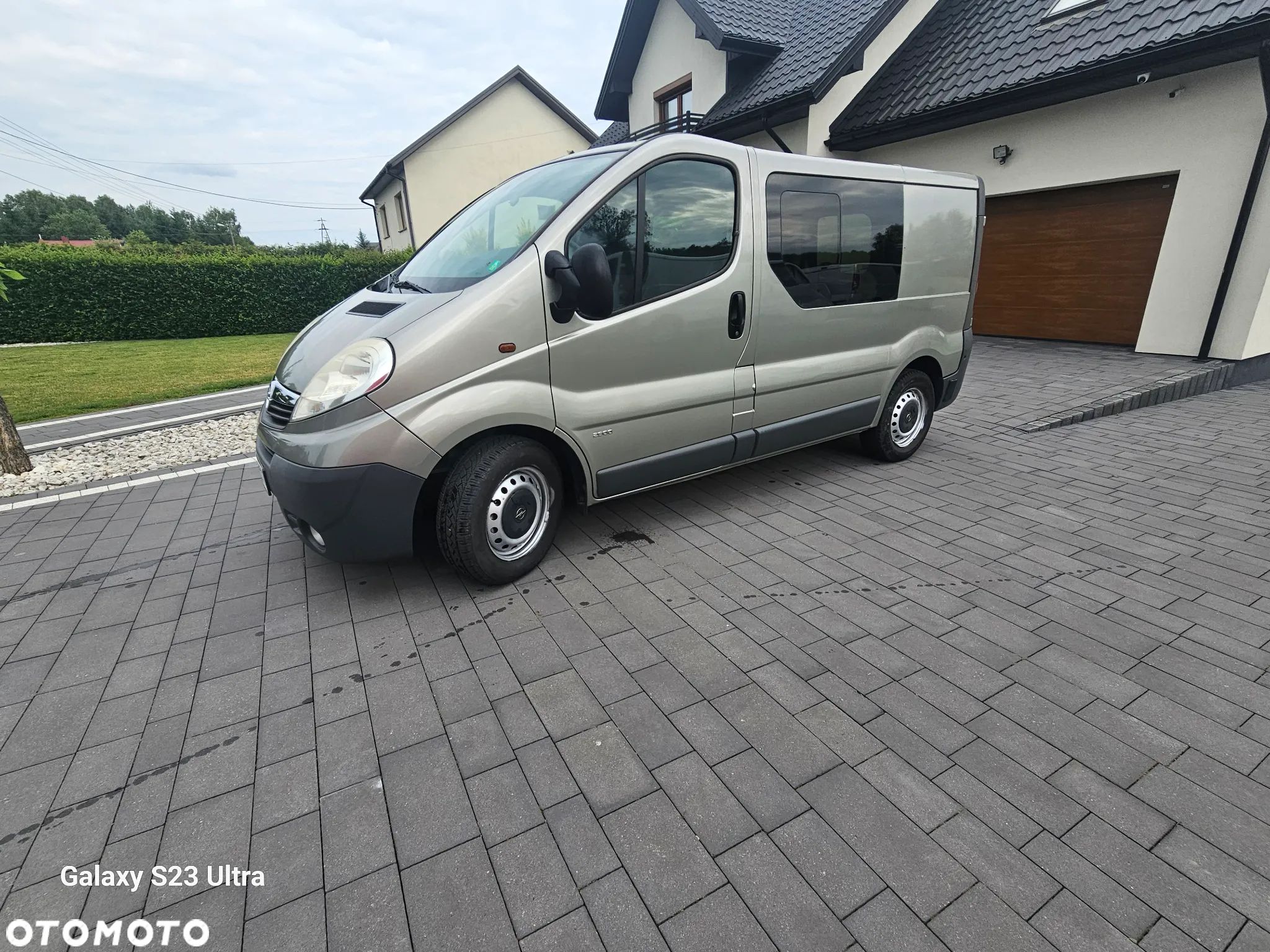 Opel Vivaro - 1